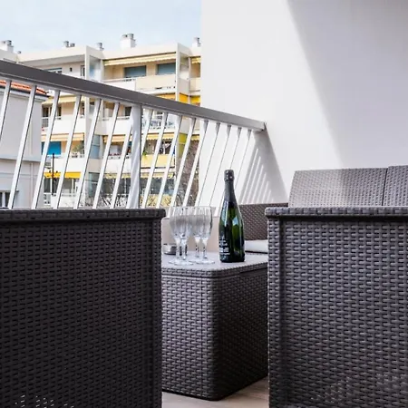 2 Pieces Terrasse A 8min A Pied Du Centre Parking - 2 Pieces Terrasse A 8min A Pied Du Centre Parking Mae-2553 Daire Cannes