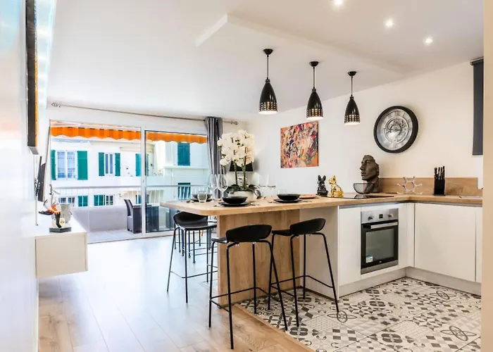 2 Pieces Terrasse A 8min A Pied Du Centre Parking - 2 Pieces Terrasse A 8min A Pied Du Centre Parking Mae-2553