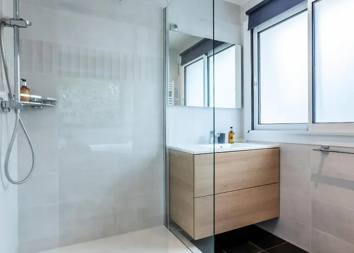 2 Pieces Terrasse A 8min A Pied Du Centre Parking - 2 Pieces Terrasse A 8min A Pied Du Centre Parking Mae-2553